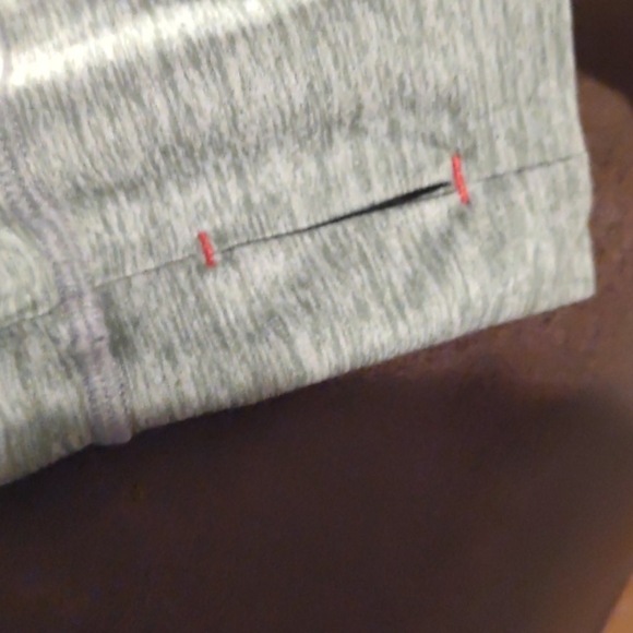 Under Armour Pullover - Picture 5 of 7